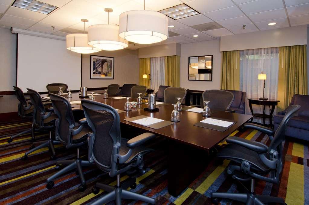 Doubletree Suites By Hilton Charlotte/Southpark Instalações foto