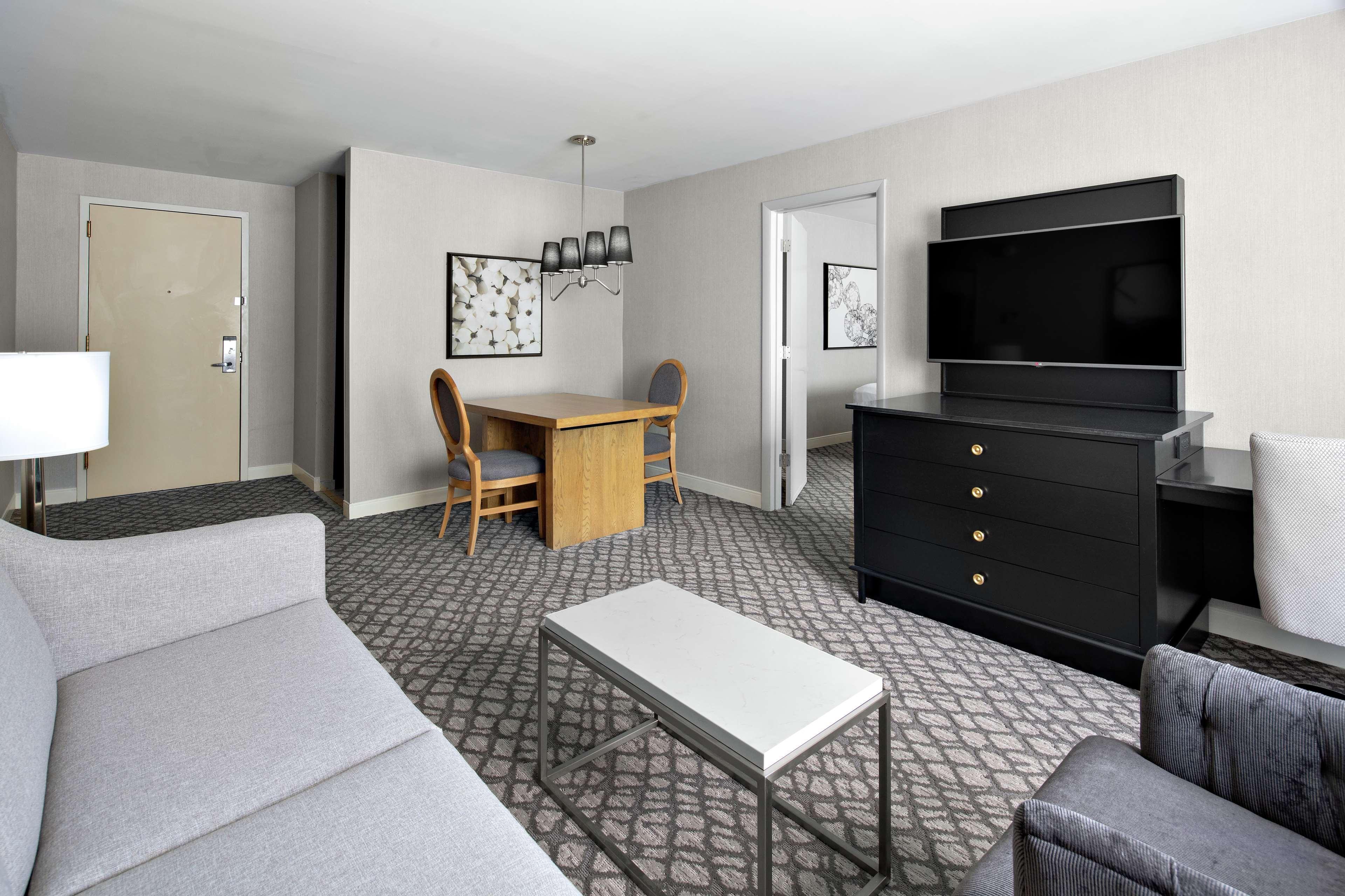 Doubletree Suites By Hilton Charlotte/Southpark Exterior foto